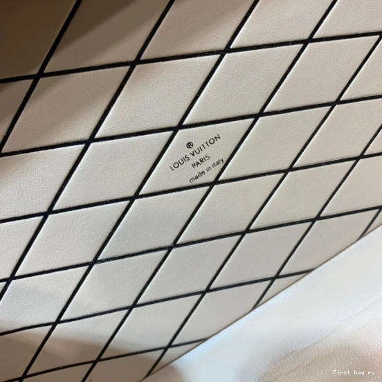 First bag ru LOUIS VUITTON PETITE MALLE 0817